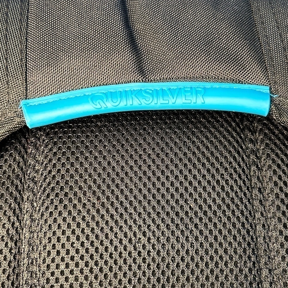 Quicksilver Medium Size Black Backpack - image 8